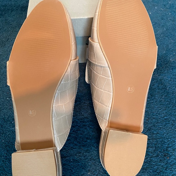 Jane the Shoe light tan mules Brand New - Picture 3 of 4
